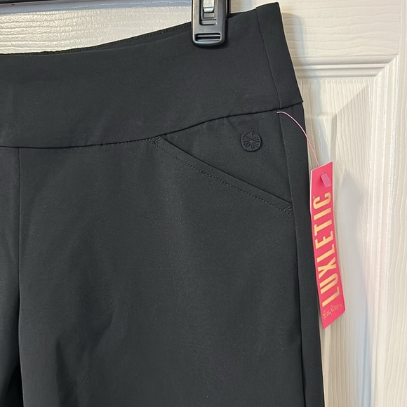 Lilly Pulitzer UPF 50+ Luxletic 9" Reid Short Onyx - Picture 6 of 10